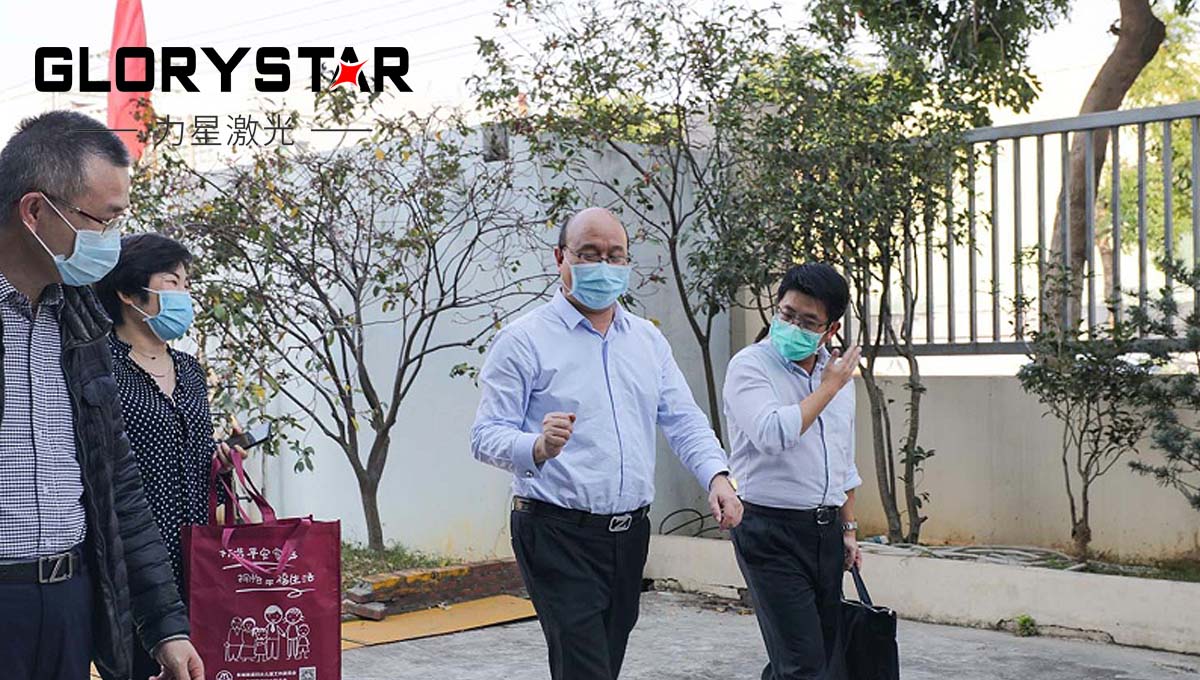 戰(zhàn)疫快報|東城街道黨委書記劉林宏等領(lǐng)導(dǎo)蒞臨力星激光 戰(zhàn)疫快報|東城街道黨委書記劉林宏等領(lǐng)導(dǎo)蒞臨力星激光