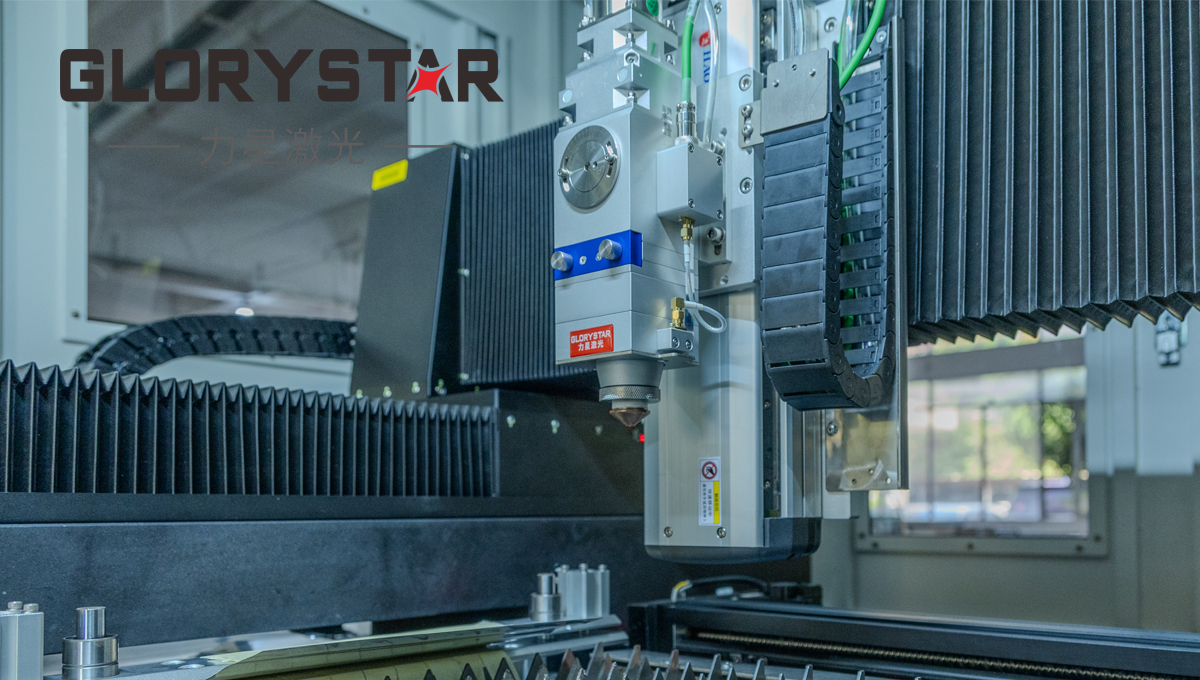 光纖激光切割機切割碳鋼時氣體的選擇，這幾點要記清楚！